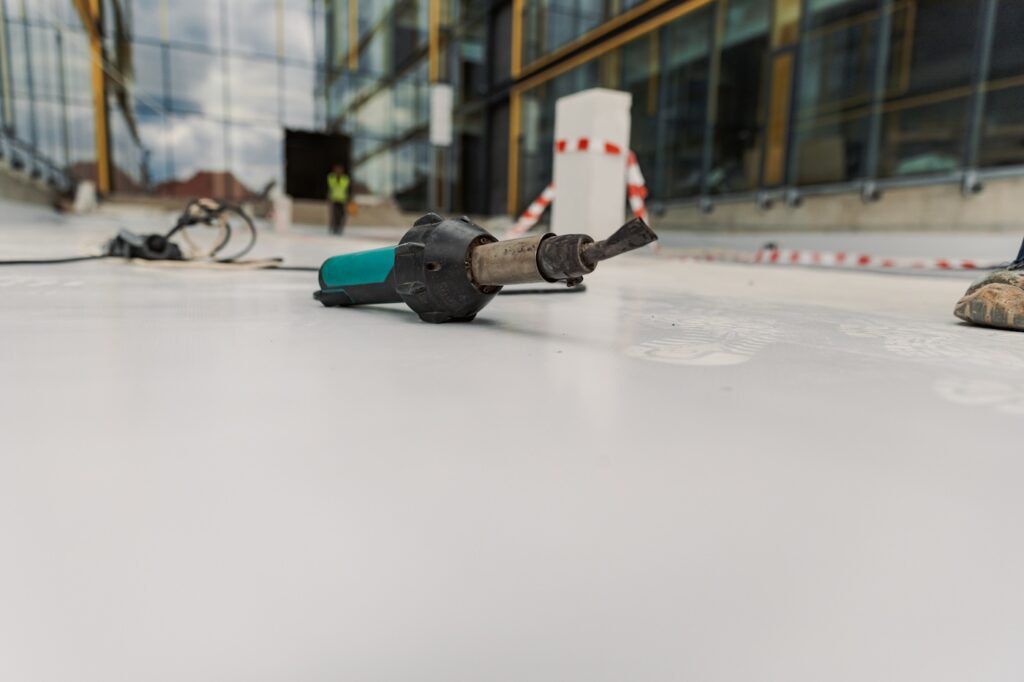 Tool for welding and application of pvc tpo