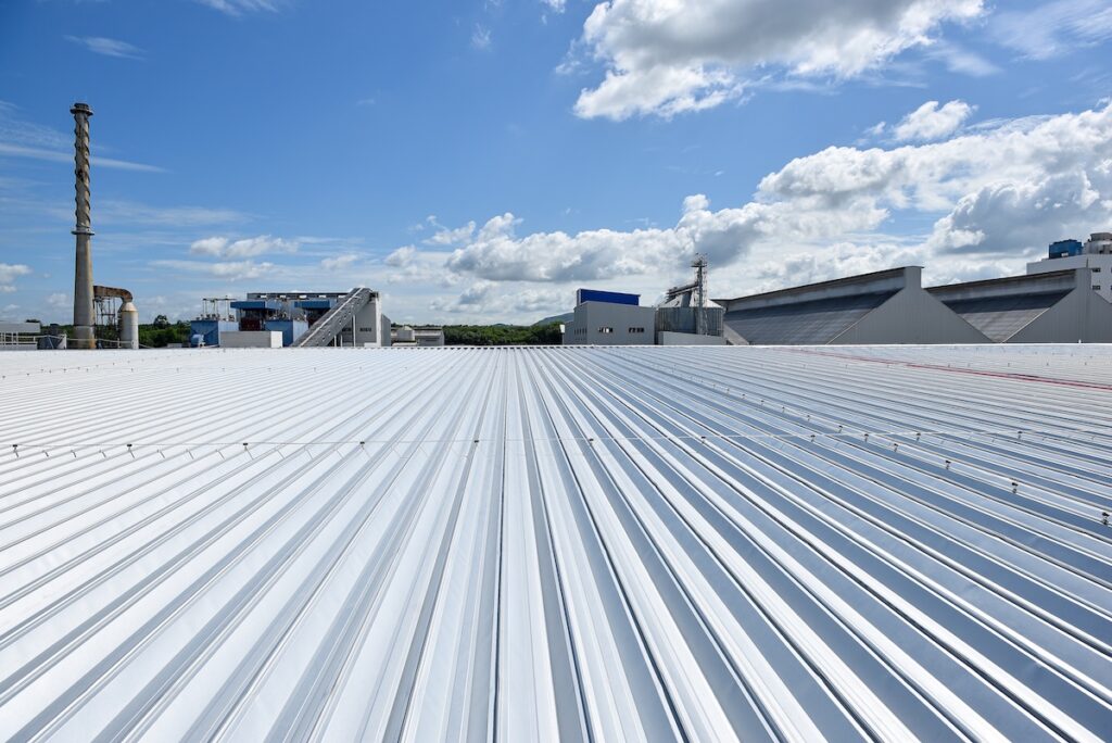 Roofing and lightning faraday system installed on new warehouse 